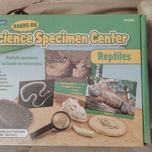 Hands-On Reptile Exploration Kit